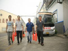“我獻(xiàn)血，我光榮”